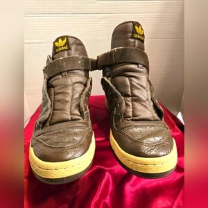 ADIDAS VINTAGE MID RISE BROWN WITH GOLD LOGO VELCRO STRAP MEN'S SIZE 13